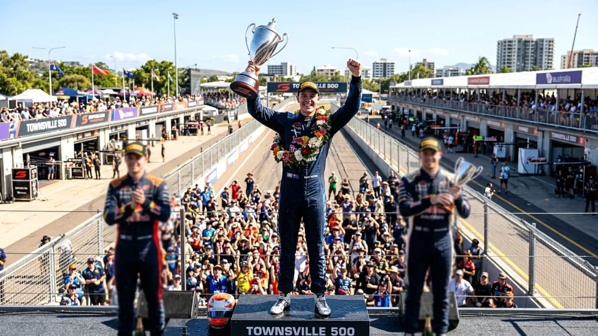 Matt Payne tỏa sáng tại Townsville 500, nới rộng khoảng cách dẫn đầu giải Supercars